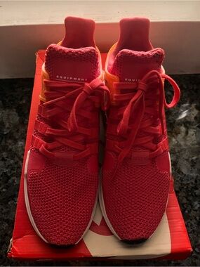 Men’s orange VaporMax Plus sneaker size 8.5